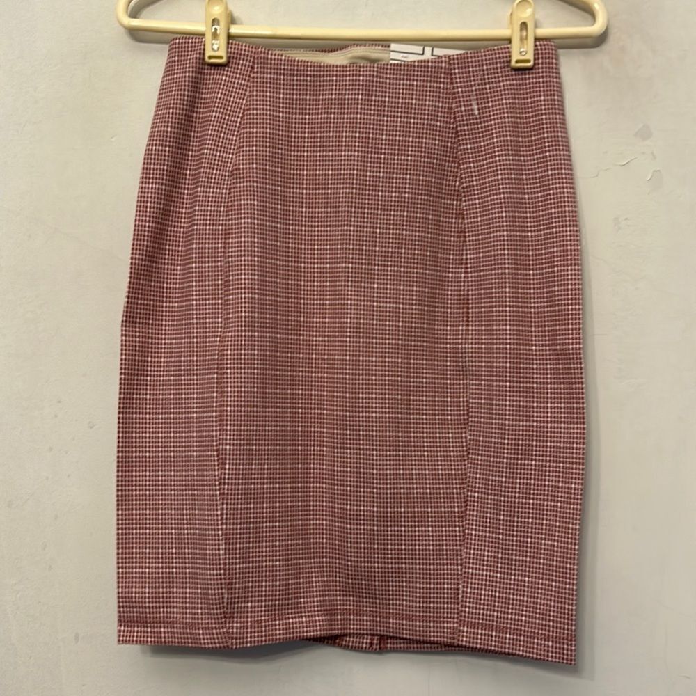 Liverpool burgundy white small checked pull on skirt Size 2 P New